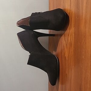 Pointed Toe Ankle Booties Size 8